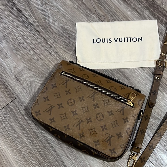 Authentic Louis Vuitton reverse Pochette Métis - Picture 13 of 17